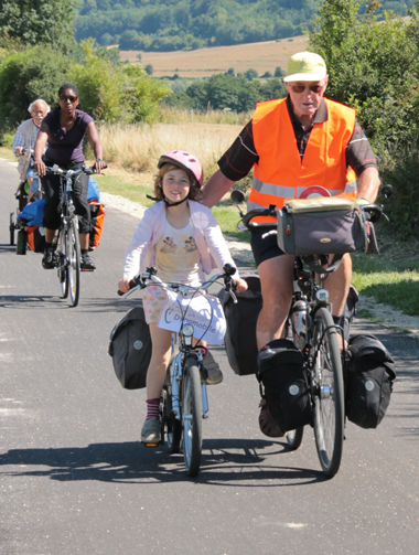 jeune à vélo